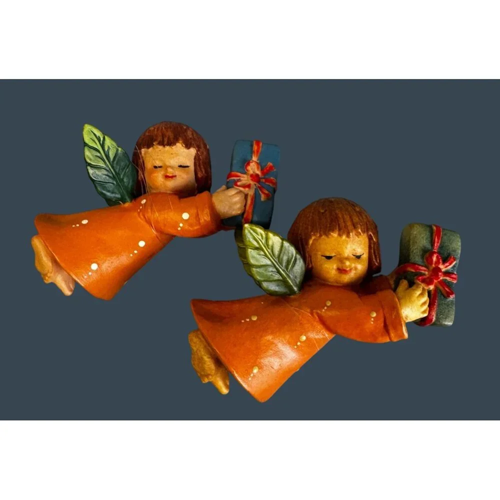 Vintage Anri Ferrandiz Flying Angels Pair Holding Gifts Hand Painted Christmas O